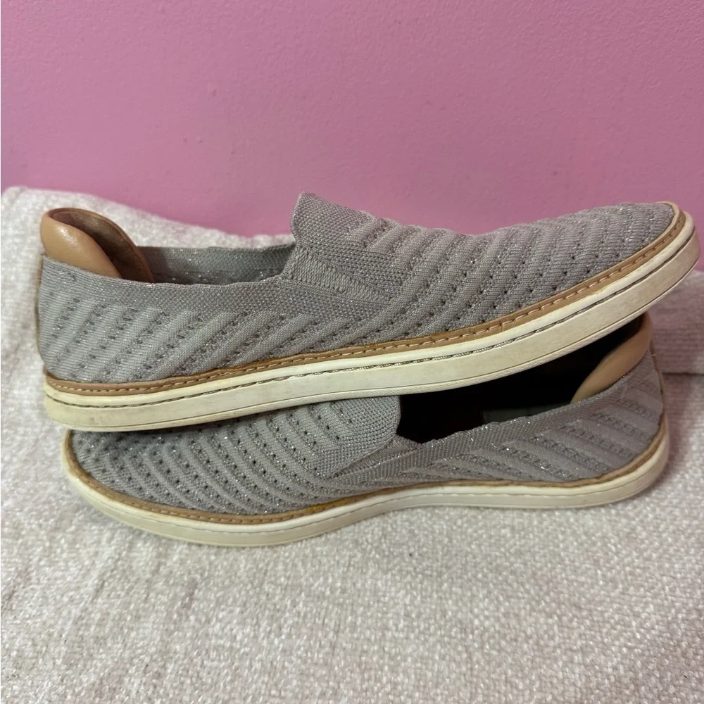 UGG light gray